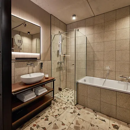 Inntel Landmark Hotel