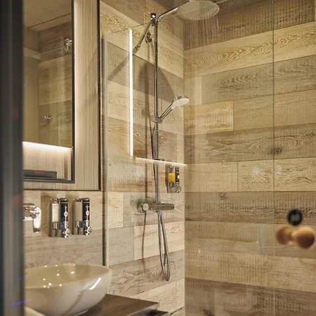 Hotel Inntel Landmark 4*