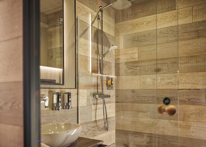 מלון Inntel Landmark 4*